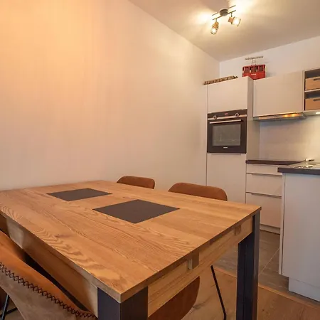 Valmorel: Appt 6 Pers, 2 Ch, Parking, Wifi, Skis Aux Pieds - Fr-1-356-511 Apartment